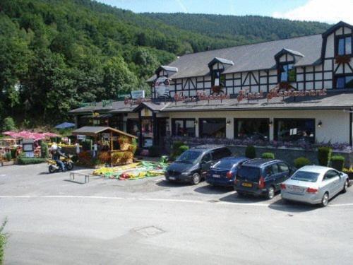 Hotel Val De La Cascade Stavelot Exterior photo