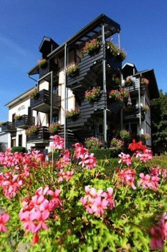 Hotel Val De La Cascade Stavelot Exterior photo