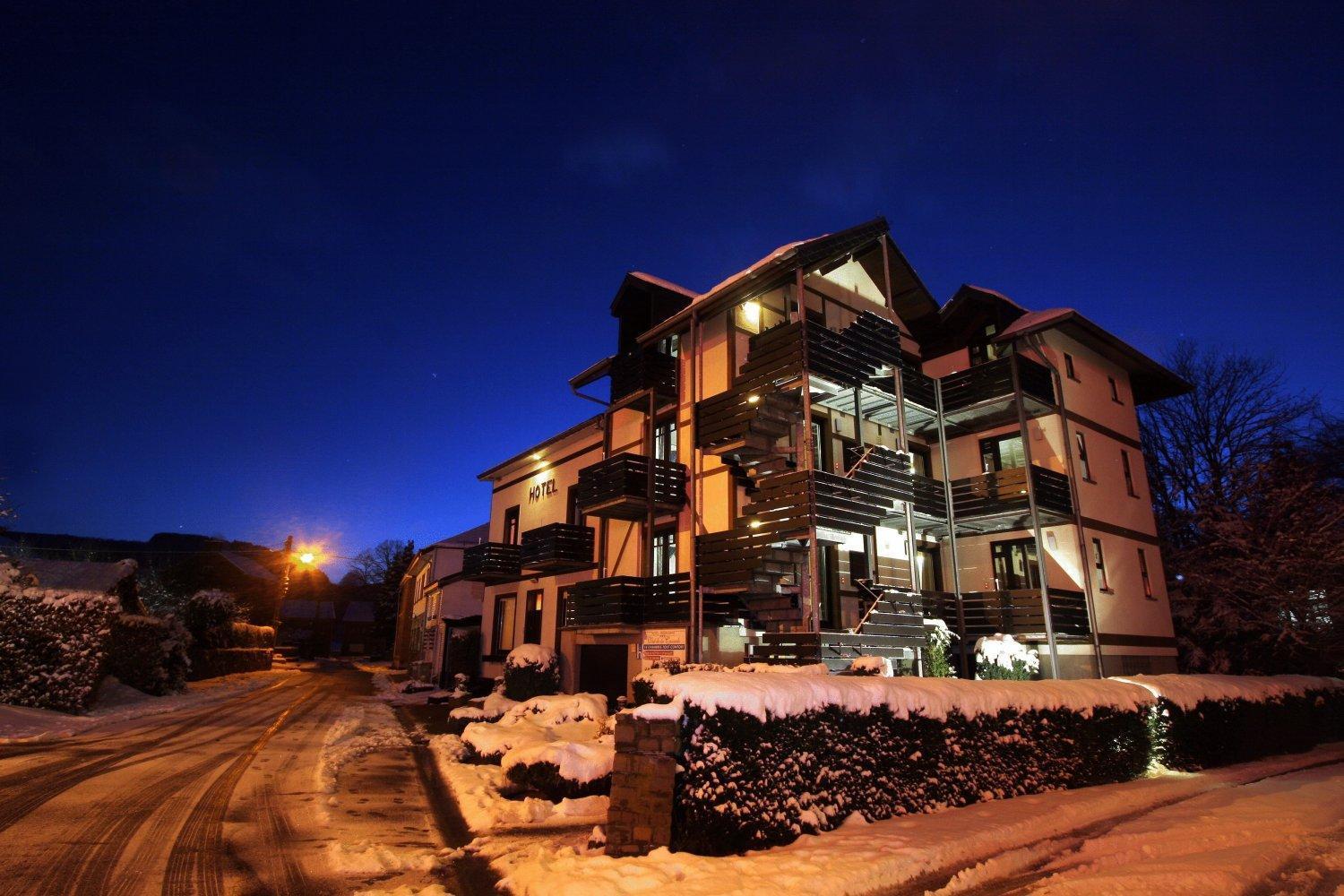 Hotel Val De La Cascade Stavelot Exterior photo